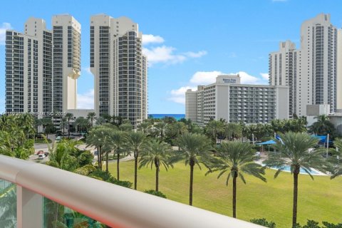 Condominio en venta en Sunny Isles Beach, Florida, 1 dormitorio, 93.37 m2 № 1982065 - foto 11