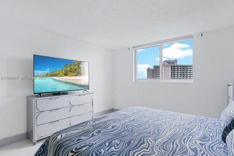 Condominio en venta en Sunny Isles Beach, Florida, 1 dormitorio, 93.37 m2 № 1982065 - foto 9