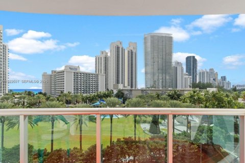 Condominio en venta en Sunny Isles Beach, Florida, 1 dormitorio, 93.37 m2 № 1982065 - foto 12