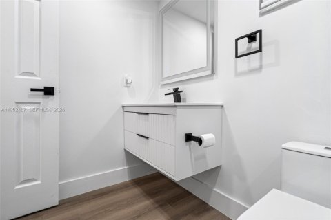 Condo in Hallandale Beach, Florida, 1 bedroom  № 2010371 - photo 19