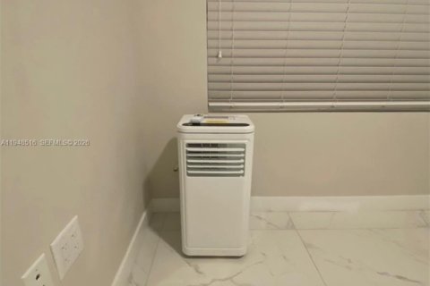 Снять в аренду таунхаус в Хомстед, Флорида 1 спальня, 129.88м2, № 2004235 - фото 4