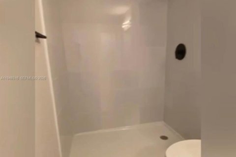 Снять в аренду таунхаус в Хомстед, Флорида 1 спальня, 129.88м2, № 2004235 - фото 6