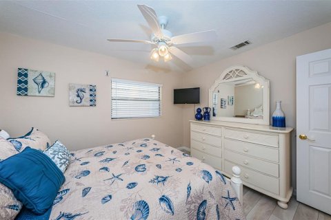 Condo in Indian Rocks Beach, Florida, 2 bedrooms  № 1542924 - photo 26