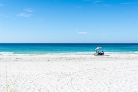 Condo in Indian Rocks Beach, Florida, 2 bedrooms  № 1542924 - photo 10