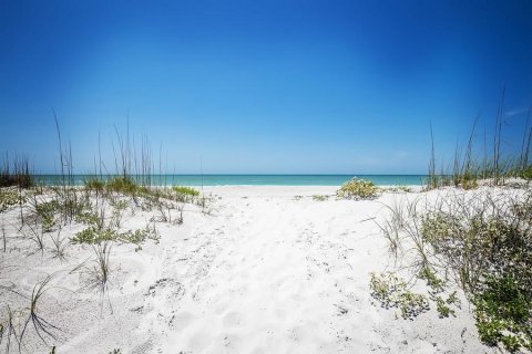 Condo in Indian Rocks Beach, Florida, 2 bedrooms  № 1542924 - photo 9