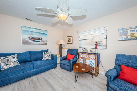 Condo in Indian Rocks Beach, Florida, 2 bedrooms  № 1542924 - photo 19