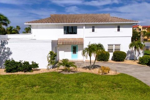 House in Punta Gorda, Florida 4 bedrooms, 279.45 sq.m. № 2363307