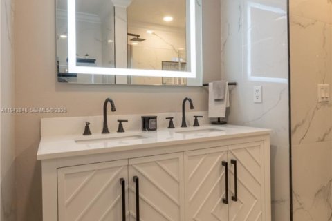 Casa en venta en Pembroke Pines, Florida, 3 dormitorios, 151.24 m2 № 2000346 - foto 14