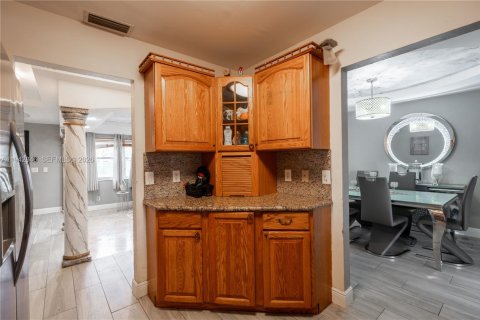 Casa en venta en Pembroke Pines, Florida, 3 dormitorios, 151.24 m2 № 2000346 - foto 7