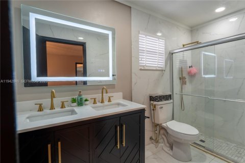 Casa en venta en Pembroke Pines, Florida, 3 dormitorios, 151.24 m2 № 2000346 - foto 17