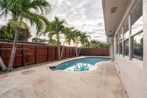 Casa en venta en Pembroke Pines, Florida, 3 dormitorios, 151.24 m2 № 2000346 - foto 23