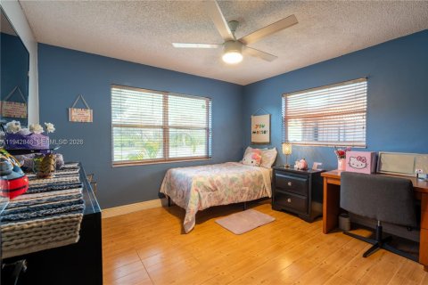 Casa en venta en Pembroke Pines, Florida, 3 dormitorios, 151.24 m2 № 2000346 - foto 19