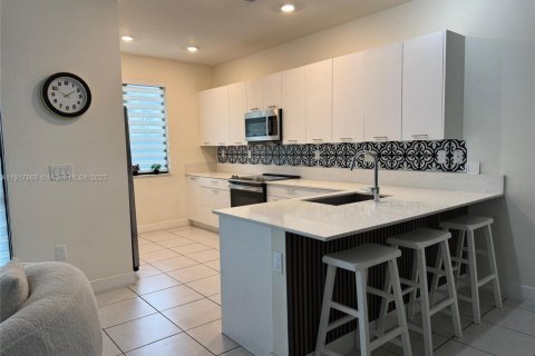 Townhouse in URBANA in Doral, Florida 3 bedrooms, 219.81 sq.m. № 1972313 - photo 28