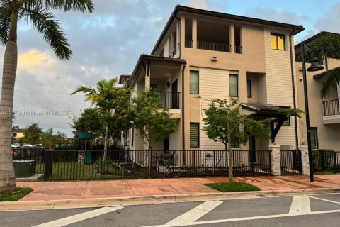 Townhouse in URBANA in Doral, Florida 3 bedrooms, 219.81 sq.m. № 1972313 - photo 7