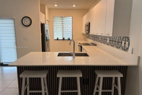Townhouse in URBANA in Doral, Florida 3 bedrooms, 219.81 sq.m. № 1972313 - photo 26