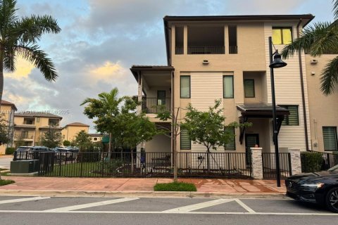 Townhouse in URBANA in Doral, Florida 3 bedrooms, 219.81 sq.m. № 1972313 - photo 5