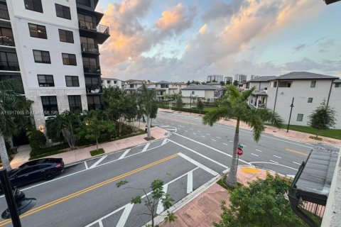 Townhouse in URBANA in Doral, Florida 3 bedrooms, 219.81 sq.m. № 1972313 - photo 14