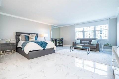 Condo in Hollywood, Florida  № 1953531 - photo 1