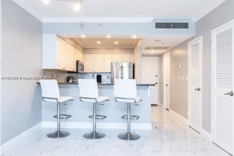 Condo in Hollywood, Florida  № 1953531 - photo 21