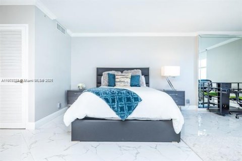 Condo in Hollywood, Florida  № 1953531 - photo 9