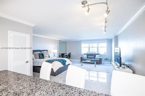 Condo in Hollywood, Florida  № 1953531 - photo 30