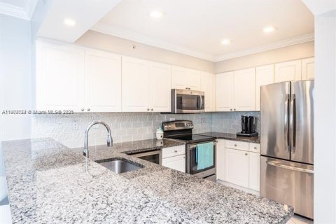 Condo in Hollywood, Florida  № 1953531 - photo 24