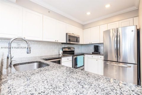 Condo in Hollywood, Florida  № 1953531 - photo 26