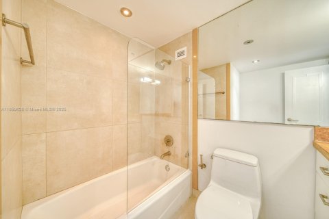 Copropriété à vendre à Miami Beach, Floride: 1 chambre, 79.15 m2 № 1887984 - photo 27