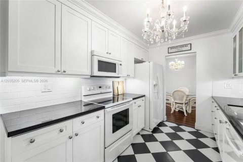 House in Tamarac, Florida 2 bedrooms, 122.45 sq.m. № 2087017 - photo 9