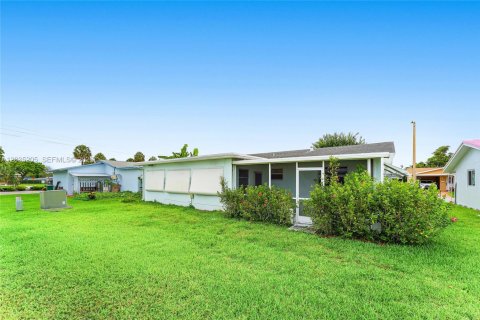 House in Tamarac, Florida 2 bedrooms, 122.45 sq.m. № 2087017 - photo 22