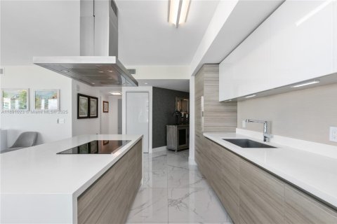 Снять в аренду кондоминиум в Санни-Айлс-Бич, Флорида 3 спальни, 175.77м2, № 1945413 - фото 12