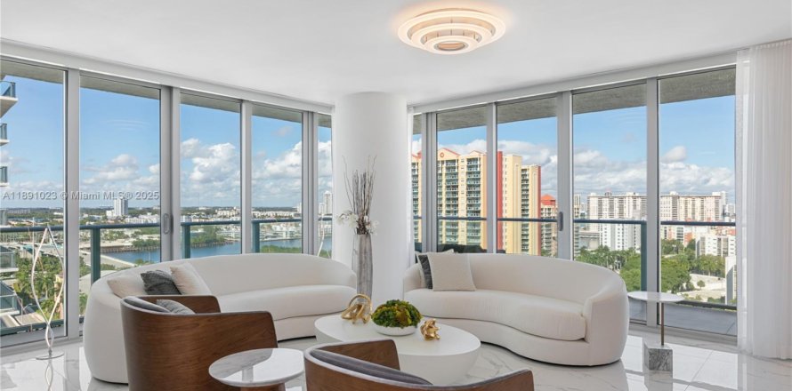 Кондоминиум с 3 спальнями в Санни-Айлс-Бич, Флорида № 1945413