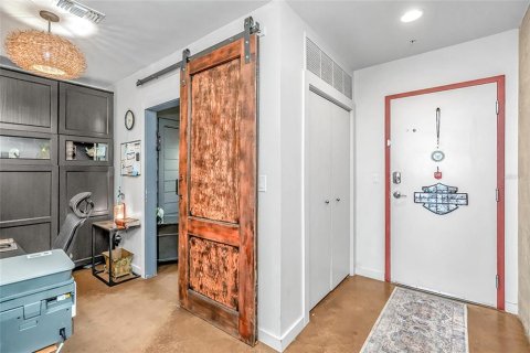 Condo in Tampa, Florida, 1 bedroom  № 2358090 - photo 5