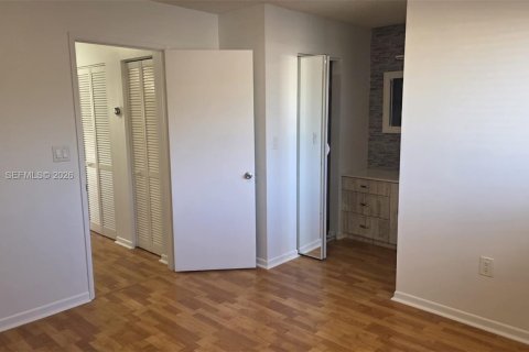 Copropriété à louer à Miami, Floride: 2 chambres, 98.48 m2 № 2023669 - photo 21