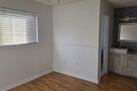 Copropriété à louer à Miami, Floride: 2 chambres, 98.48 m2 № 2023669 - photo 14