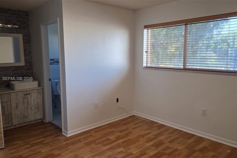 Copropriété à louer à Miami, Floride: 2 chambres, 98.48 m2 № 2023669 - photo 19