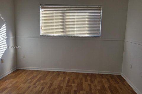 Copropriété à louer à Miami, Floride: 2 chambres, 98.48 m2 № 2023669 - photo 13