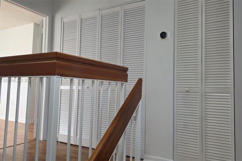 Copropriété à louer à Miami, Floride: 2 chambres, 98.48 m2 № 2023669 - photo 18