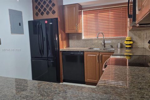 Copropriété à louer à Miami, Floride: 2 chambres, 98.48 m2 № 2023669 - photo 10