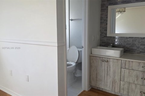 Copropriété à louer à Miami, Floride: 2 chambres, 98.48 m2 № 2023669 - photo 17
