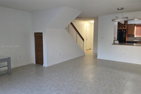Copropriété à louer à Miami, Floride: 2 chambres, 98.48 m2 № 2023669 - photo 24