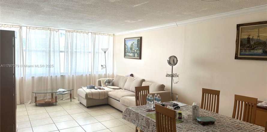 Condo à Hallandale Beach, Floride, 1 chambre  № 1956737