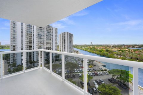 Condominio en venta en Aventura, Florida, 2 dormitorios, 112.78 m2 № 1238719 - foto 3