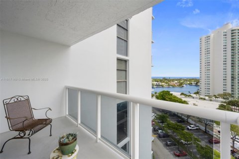 Condominio en venta en Aventura, Florida, 2 dormitorios, 112.78 m2 № 1238719 - foto 22