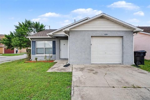 House in Orlando, Florida 2 bedrooms, 82.5 sq.m. № 2294983