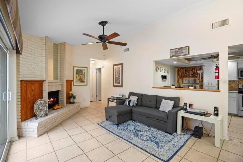 Condo in Orlando, Florida, 2 bedrooms  № 1733224 - photo 9