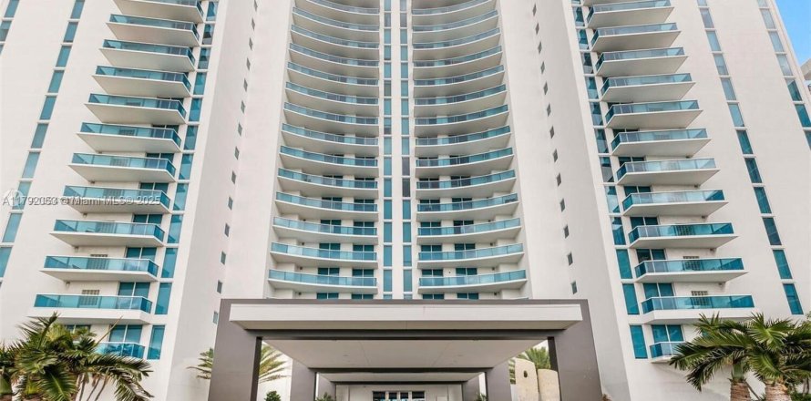 Condo à Hollywood, Floride, 3 chambres  № 1863618
