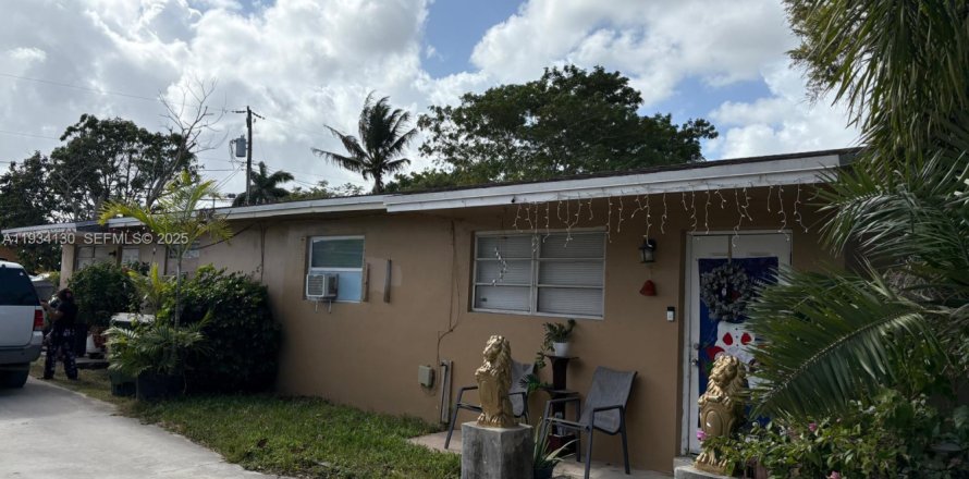 Propiedad comercial en Homestead, Florida 145.48 m2 № 1993089