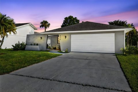 Villa ou maison à vendre à New Port Richey, Floride: 3 chambres, 161.19 m2 № 1884108 - photo 2
