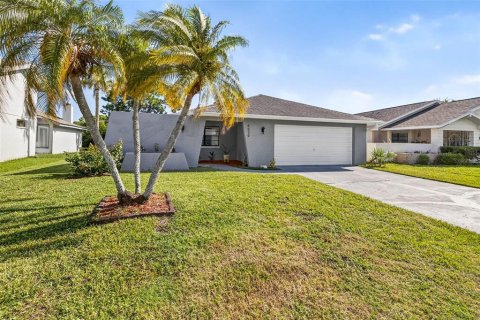 Villa ou maison à vendre à New Port Richey, Floride: 3 chambres, 161.19 m2 № 1884108 - photo 1
